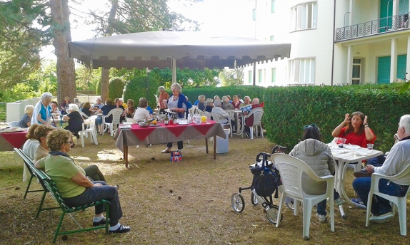 aperitivo in giardino